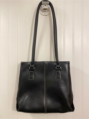 black drop shoulder leather purse
